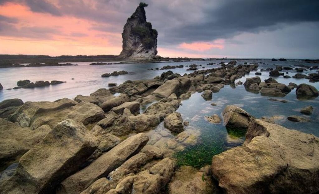 Pantai Tanjung Layar