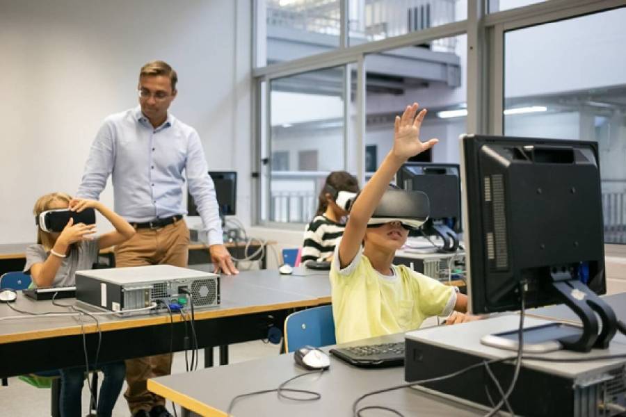 Mengapa Pendidikan Modern Terasa Semu Di Era Digital?